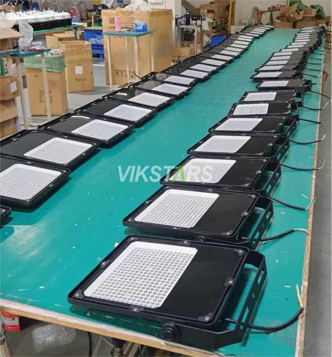 En Kaliteli LED Işıklar 50w 100w 150w 200w 250w 300w Futbol Alanı Tünel için 14