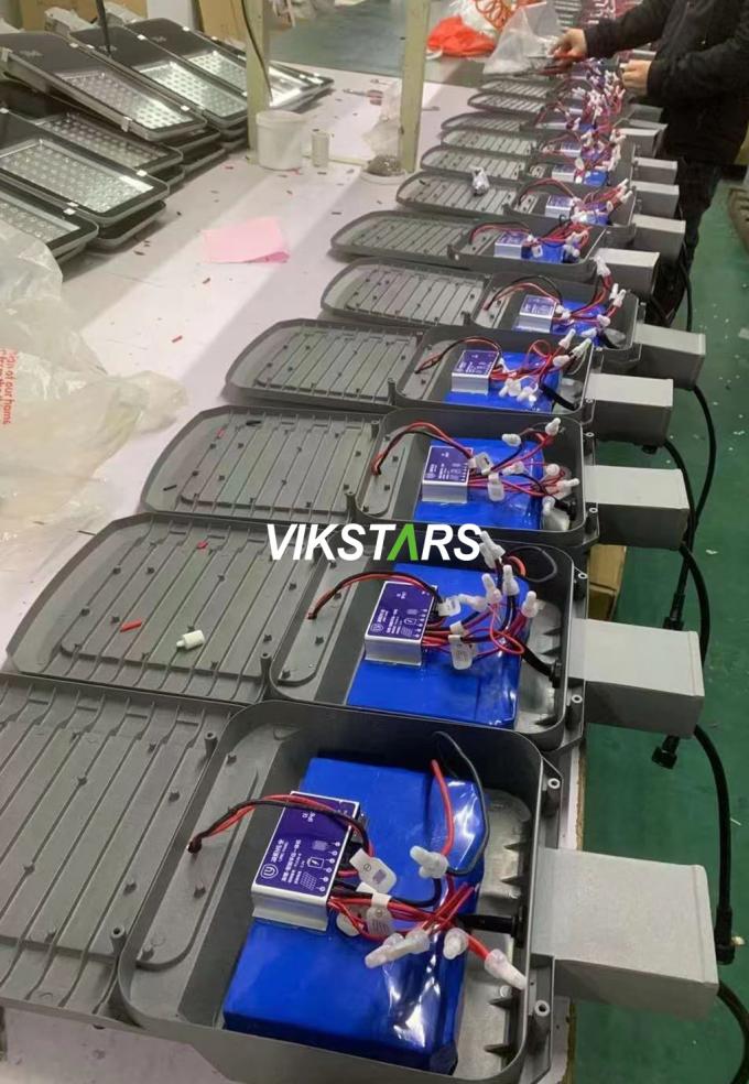 500W 600W 800W Yüksek Kaliteli Proje Lambaları Güneş Sokak Işığı Yard Villaları Köy 22