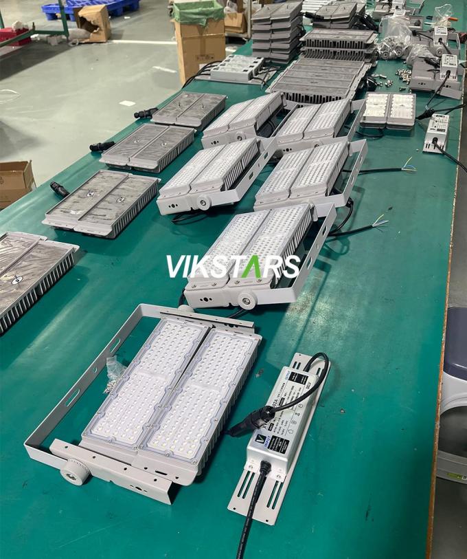 200W Modülü 400W 600W 800W 1200W Spor Stadyumu Işıklandırması için Fırtına Işıkları 16