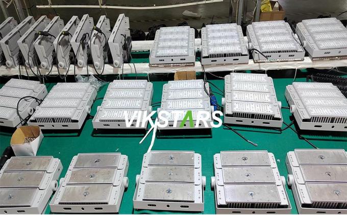 İyi Fiyat 100W Modül Fırtına Işıkları IP65 Su geçirmez Yüksek Stadyum Mast Işık Yansıtıcıları 23