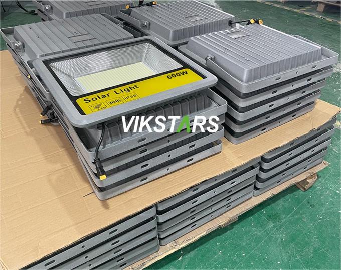 600w 800w Güneş Fırtına Işıkları Stadyum Işıklama Dışarıda Yüksek Güçlü Güneş Yansıtıcıları 13